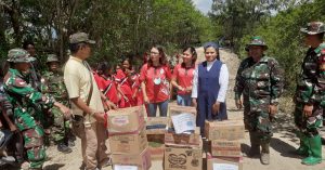 Akibat Bencana Alam Di Kabupaten Belu Komonitas Dokter Crosborder Indonesia Bersama Keuskupan Atambua Menyambangi Korban di Nanaet Duabesi